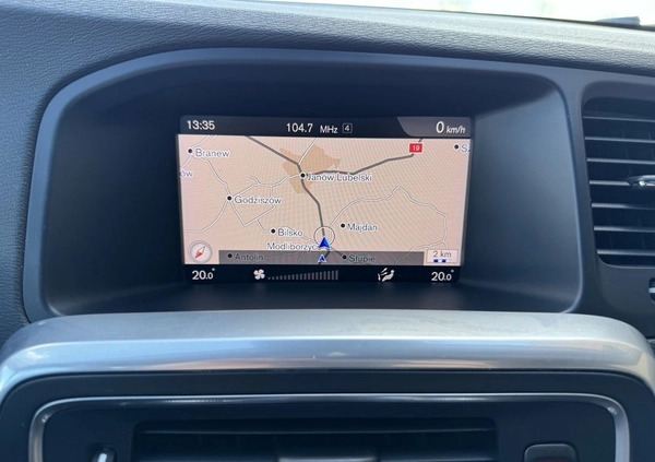Volvo V60 Cross Country cena 81900 przebieg: 141000, rok produkcji 2018 z Modliborzyce małe 191